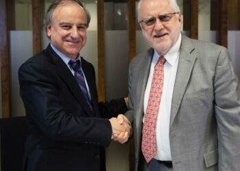 Ricardo Ramos, gerente general de SQM, junto a Máximo Pacheco, presidente de Codelco.