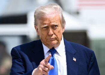 Trump enfría por cinco días el frente energético con Irán y el petróleo cae con fuerza