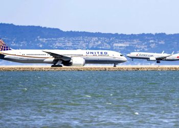 United confirma contactos con American Airlines para hablar de fusión