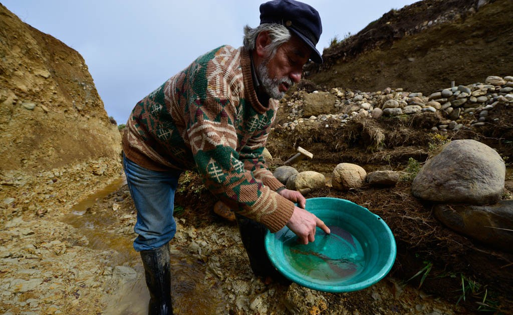 Jorge "Toto" Gesell, histórico pirquinero del Cordón Baquedano. Foto: Claudio Fierro / Chile es Tuyo – Sernatur.  