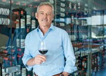 Fundador de Viña Vik deberá comparecer ante tribunal inglés por litigio con Deutsche Bank