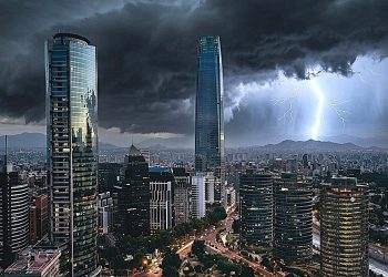 Las tasas de interés saltan en todo el mundo, en el peor momento para la economía chilena