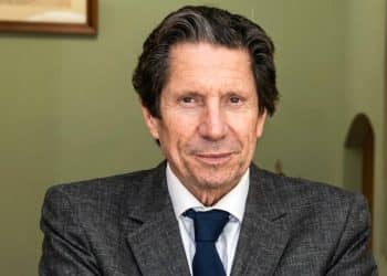 Familia Eluchans vende US$8 millones en acciones de Parque Arauco y vuelve a reducir al pacto controlador