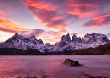 Una ola de inversiones en Torres del Paine acelera la carrera turística con Argentina
